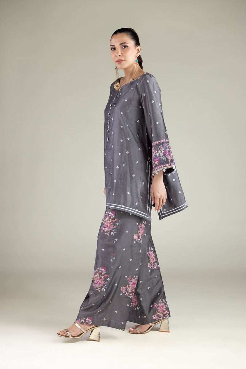 Geometric Embroidered Kurta - Image 5