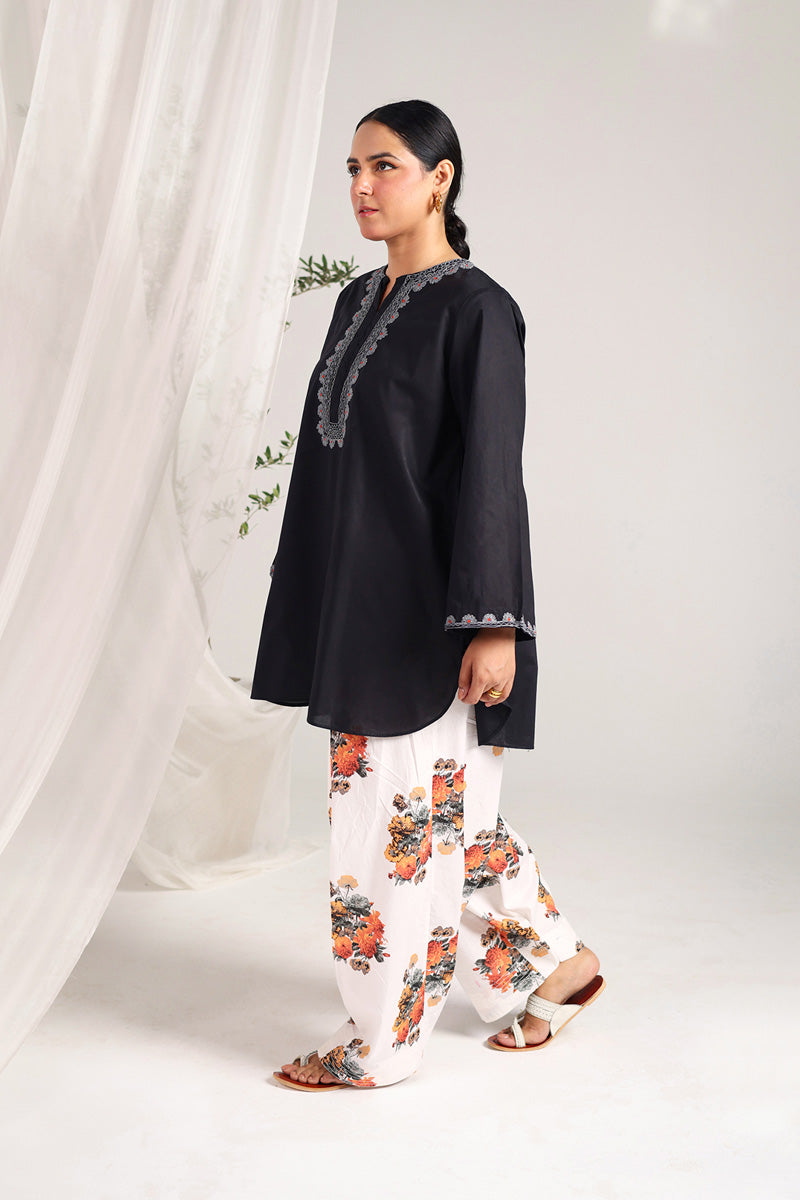Floral Fusion Ensemble - Image 3