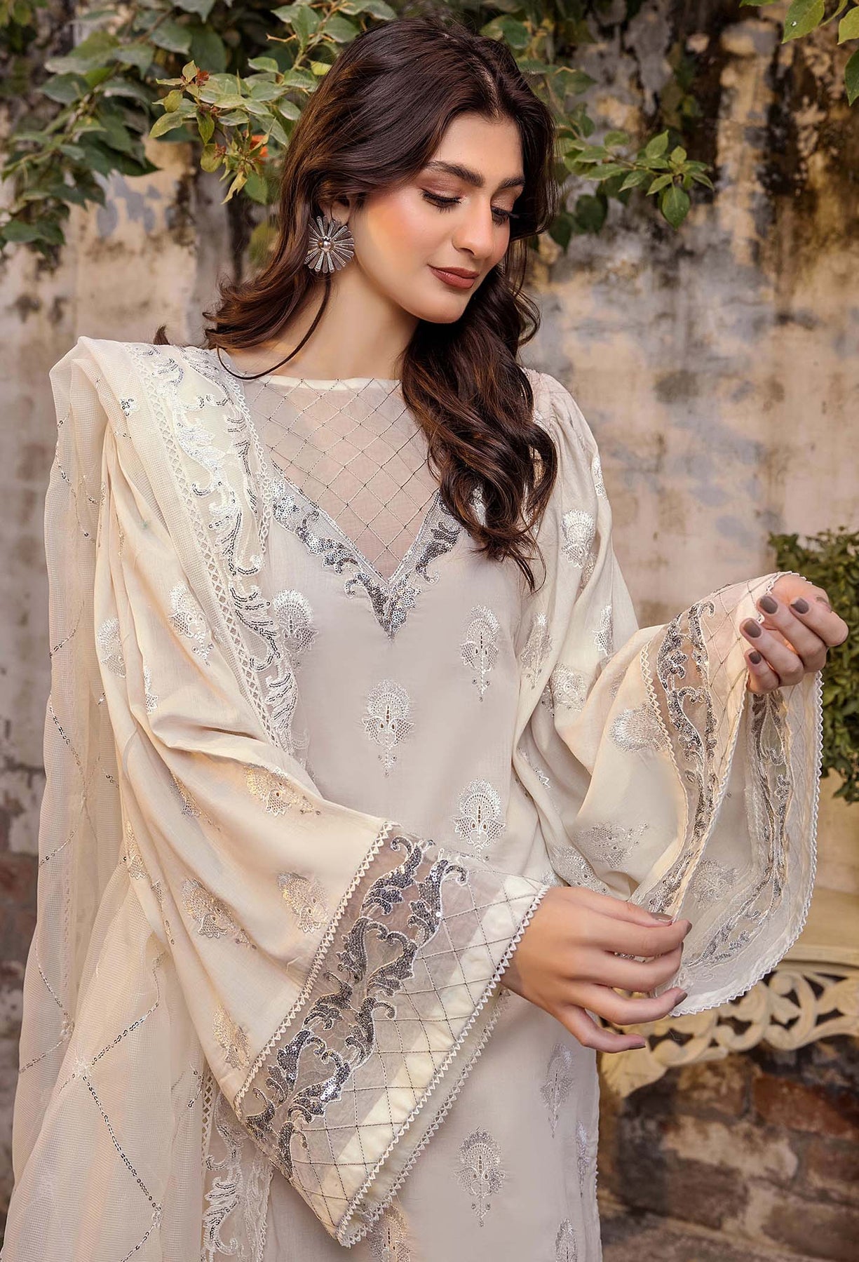 Adans Libas Chikankari 25 - 4771 - Image 4
